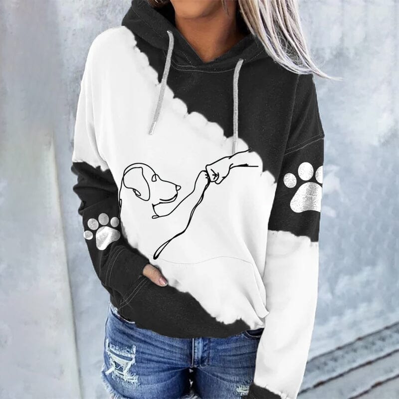Trendy, loose-fitting hoodie with digital print