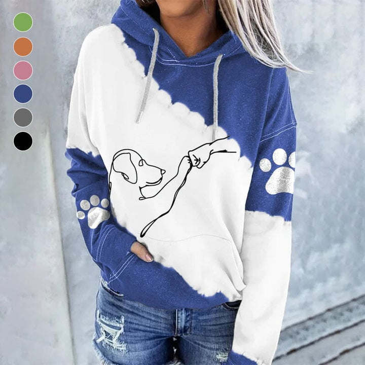 Trendy, loose-fitting hoodie with digital print